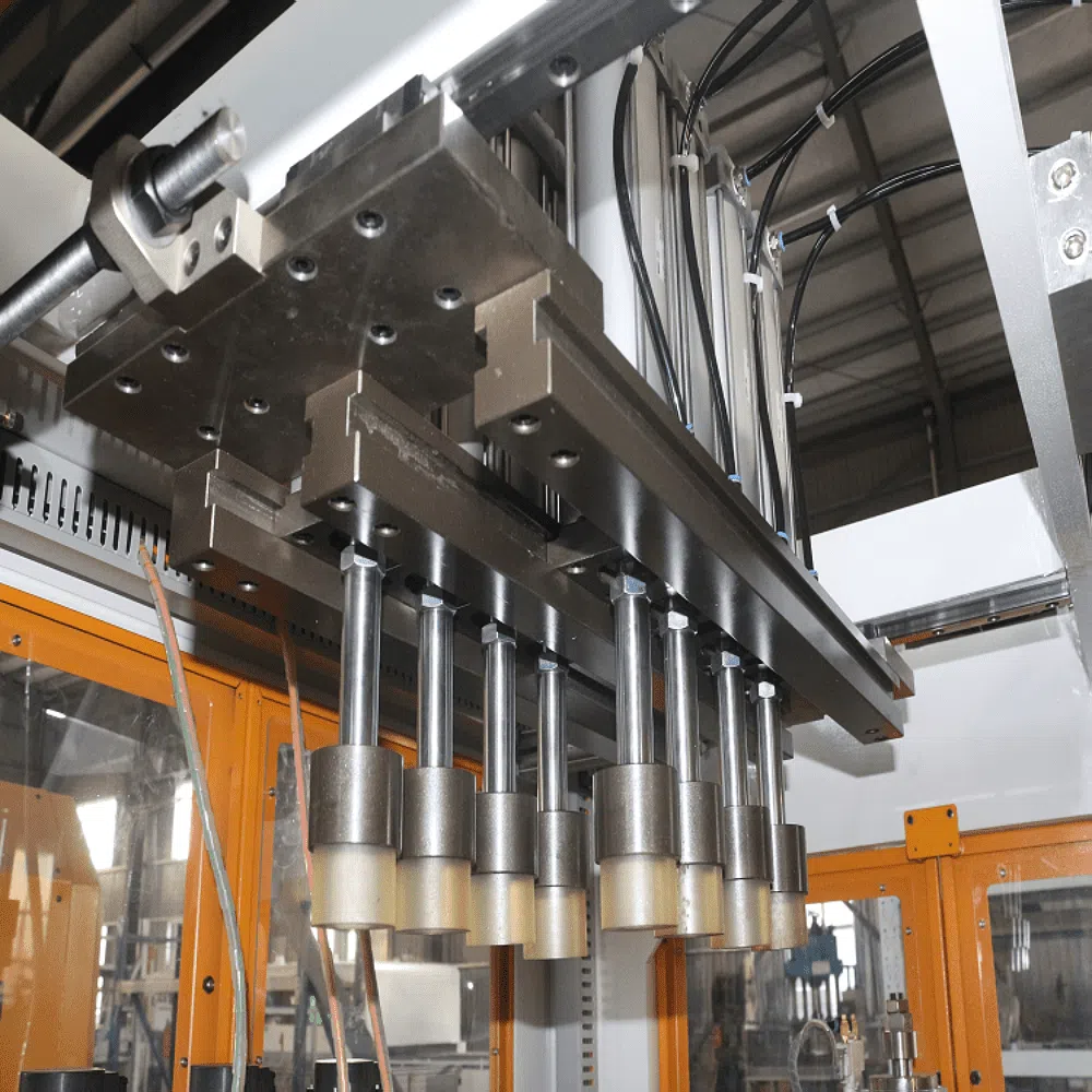 Aluminum Car Radiator Plastic Tank Crimping Machine - Image 3