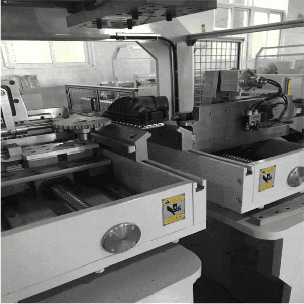 Plastic Tank Clinching Machine