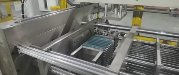 Tube -type radiator core body expansion machine