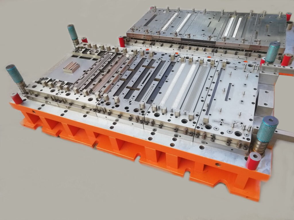 Radiator header plate mold