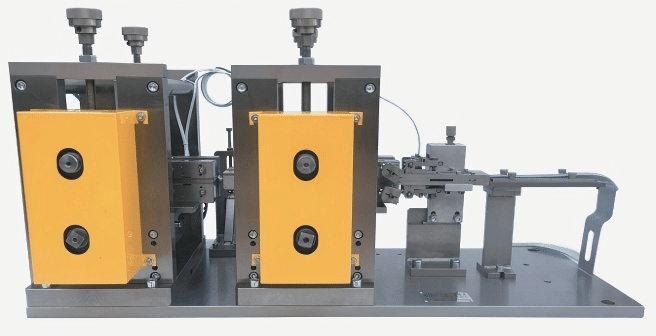 Suitable for a high-speed forming device